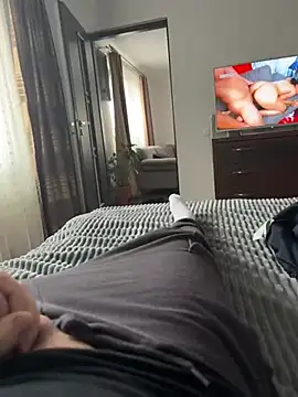 Snapshot of Aronn4 chatting on March 17, 2025, 8:51 am Aronn4 online show from March 17, 2025, 8:51 am