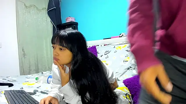 2ScarletandRyan8 online show from November 13, 2025, 9:57 am