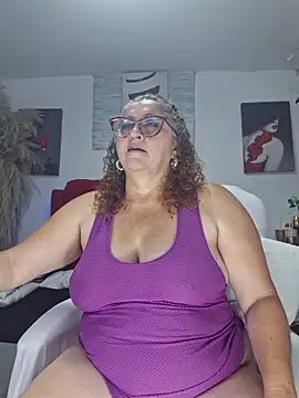 evelin hott online show from February 6, 2026, 2:07 am