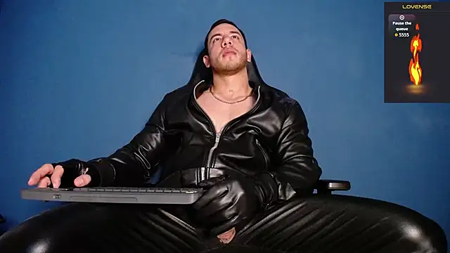 Maxxxpowerful online show from March 27, 2026, 2:42 am