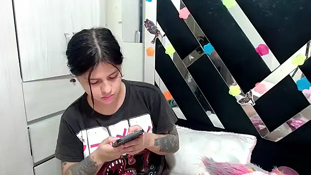 Snapshot of katery_wok11 chatting on November 4, 2025, 8:23 pm katery wok11 online show from November 4, 2025, 8:23 pm