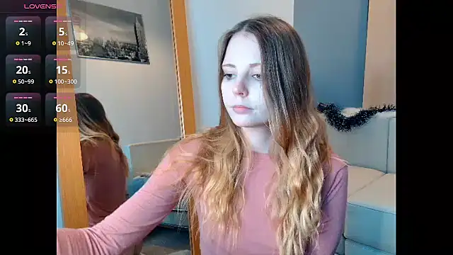 Snapshot of Frosty_Princess chatting on December 5, 2025, 2:04 pm Frosty Princess online show from December 5, 2025, 2:04 pm