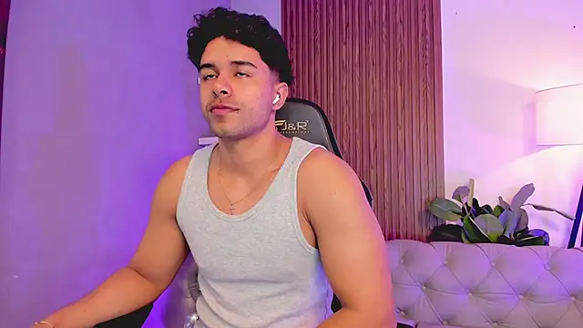 liam collins21 online show from December 15, 2025, 11:49 am