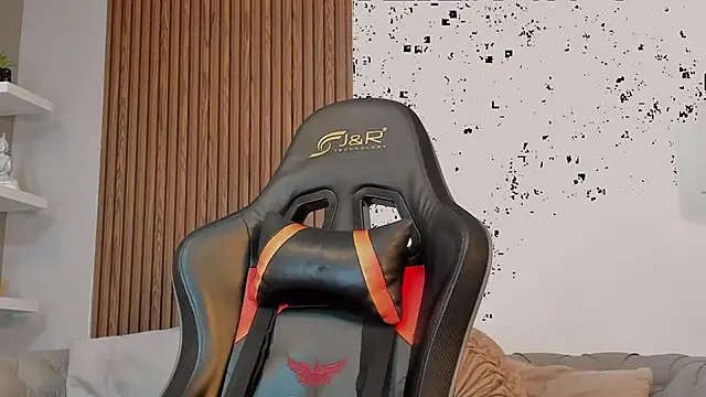 liam collins21 online show from September 24, 2025, 11:39 am