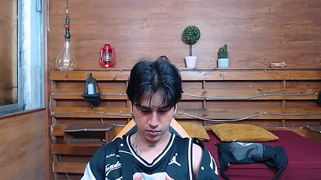 alex 477 online show from November 26, 2025, 11:43 am