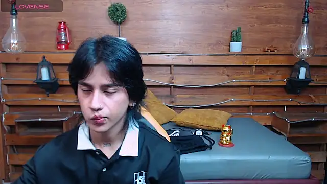 Snapshot of alex_477 chatting on May 30, 2026, 11:27 am alex 477 online show from May 30, 2026, 11:27 am