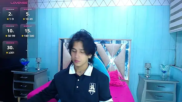 alex 477 online show from April 16, 2026, 11:33 am