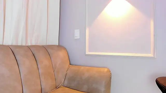 Lia walton online show from March 17, 2025, 12:04 pm