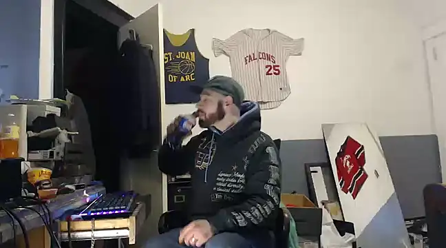 Snapshot of sledge901 chatting on February 15, 2025, 5:39 pm sledge901 online show from February 15, 2025, 5:39 pm