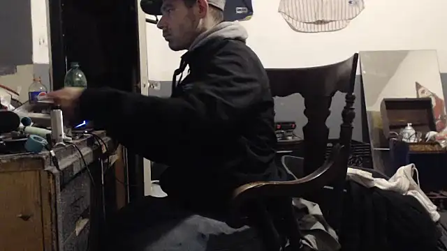 Snapshot of sledge901 chatting on January 13, 2026, 12:36 am sledge901 online show from January 13, 2026, 12:36 am