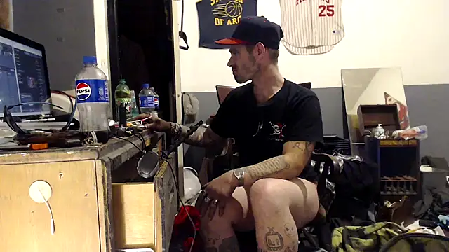 Snapshot of sledge901 chatting on January 17, 2026, 11:36 am sledge901 online show from January 17, 2026, 11:36 am