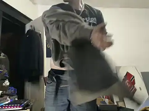 Snapshot of sledge901 chatting on February 18, 2025, 9:53 pm sledge901 online show from February 18, 2025, 9:53 pm