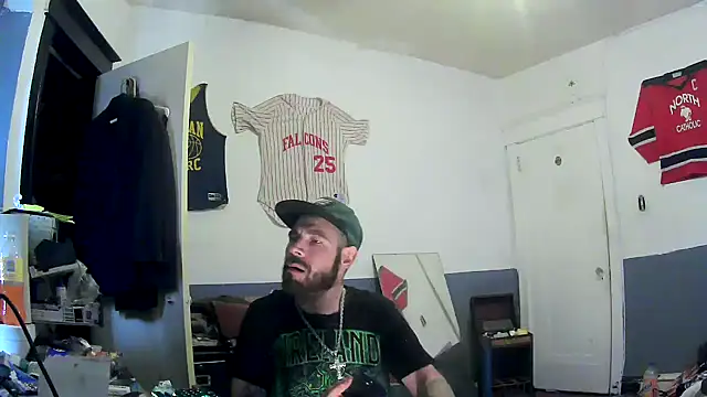 Snapshot of sledge901 chatting on February 13, 2025, 6:37 pm sledge901 online show from February 13, 2025, 6:37 pm