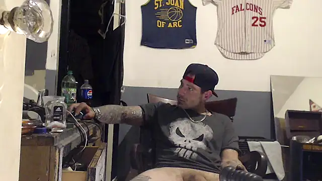 Snapshot of sledge901 chatting on February 17, 2026, 12:08 am sledge901 online show from February 17, 2026, 12:08 am