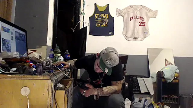 Snapshot of sledge901 chatting on February 7, 2026, 10:12 am sledge901 online show from February 7, 2026, 10:12 am