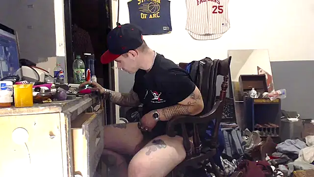 Snapshot of sledge901 chatting on January 6, 2026, 11:58 am sledge901 online show from January 6, 2026, 11:58 am