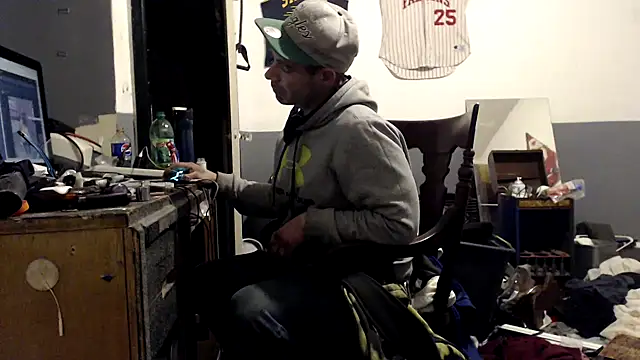 Snapshot of sledge901 chatting on January 9, 2026, 12:23 pm sledge901 online show from January 9, 2026, 12:23 pm