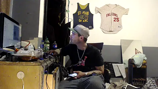 Snapshot of sledge901 chatting on February 7, 2026, 10:18 pm sledge901 online show from February 7, 2026, 10:18 pm