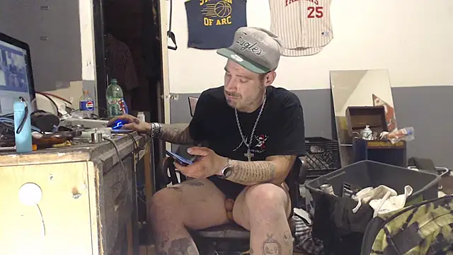 Snapshot of sledge901 chatting on January 14, 2026, 1:53 am sledge901 online show from January 14, 2026, 1:53 am