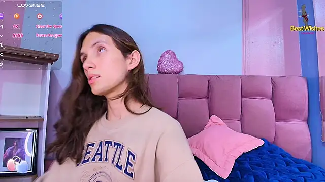 Feniix   online show from November 27, 2025, 4:46 am