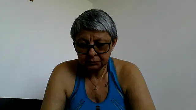 roseblak42 online show from May 28, 2026, 12:33 pm
