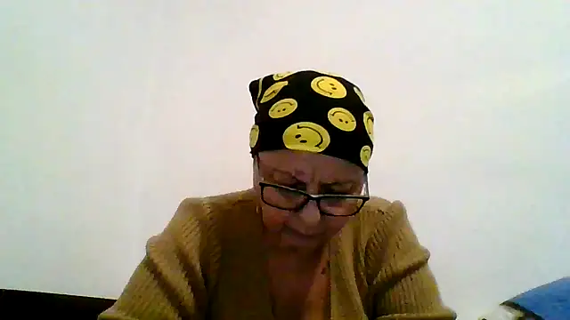 roseblak42 online show from November 17, 2025, 4:33 pm