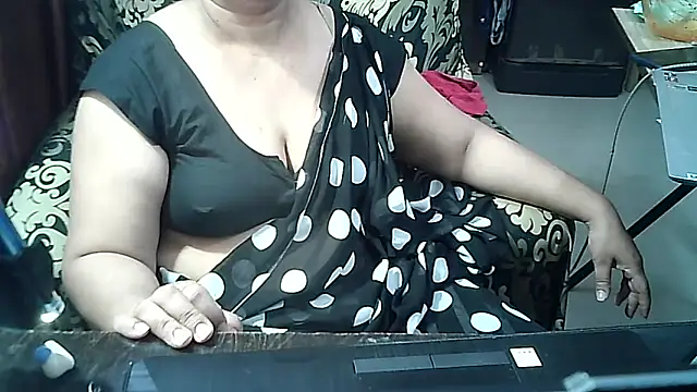 Punambhabisexy online show from May 12, 2026, 4:02 pm