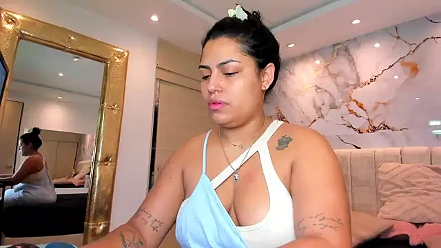 Snapshot of kiana_cream chatting on April 23, 2026, 12:00 pm kiana cream online show from April 23, 2026, 12:00 pm