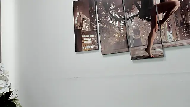 Snapshot of Tiny_JuJu chatting on March 4, 2026, 1:13 am Tiny JuJu online show from March 4, 2026, 1:13 am