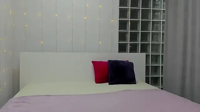 Tiny JuJu online show from September 25, 2025, 1:22 am