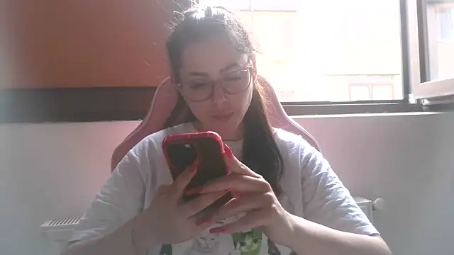 Snapshot of LovelyJulliette chatting on May 25, 2026, 3:55 pm LovelyJulliette online show from May 25, 2026, 3:55 pm
