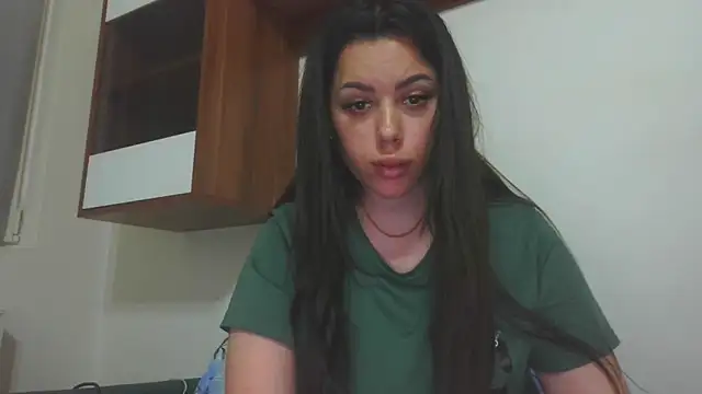 Snapshot of LovelyJulliette chatting on May 5, 2026, 11:19 pm LovelyJulliette online show from May 5, 2026, 11:19 pm