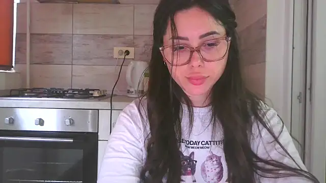 Snapshot of LovelyJulliette chatting on May 17, 2026, 3:23 pm LovelyJulliette online show from May 17, 2026, 3:23 pm