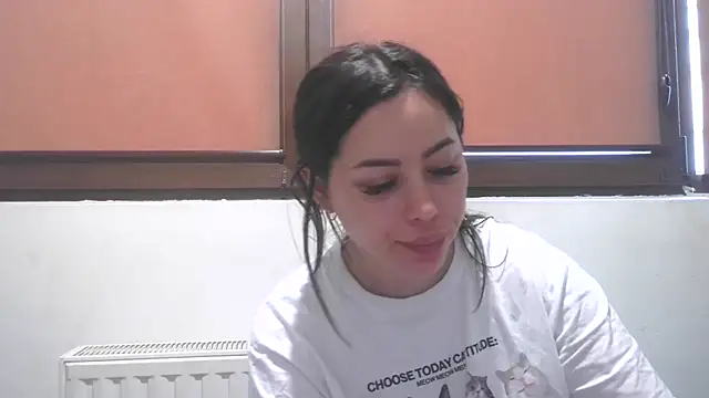 Snapshot of LovelyJulliette chatting on May 4, 2026, 4:21 pm LovelyJulliette online show from May 4, 2026, 4:21 pm