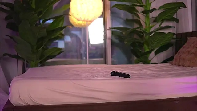 KaylaBray online show from October 22, 2025, 3:28 am