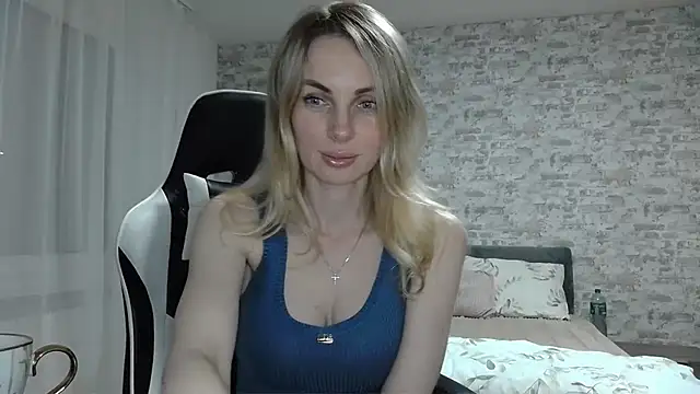 Snapshot of AlissonBia chatting on May 16, 2026, 8:52 pm AlissonBia online show from May 16, 2026, 8:52 pm