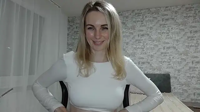 Snapshot of AlissonBia chatting on June 15, 2026, 9:14 pm AlissonBia online show from June 15, 2026, 9:14 pm