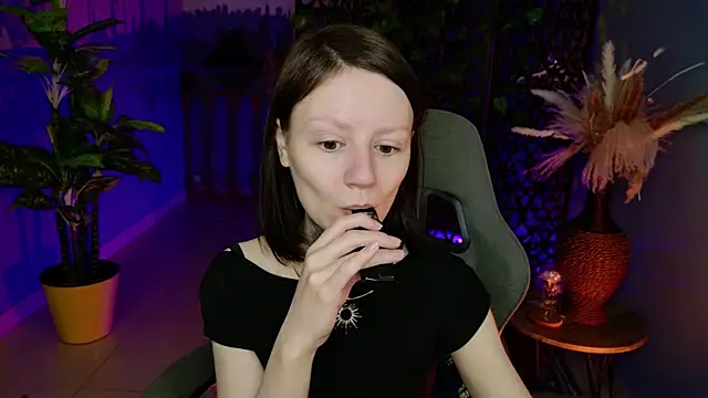 Snapshot of VeliraBraitberg chatting on June 7, 2026, 5:45 am VeliraBraitberg online show from June 7, 2026, 5:45 am