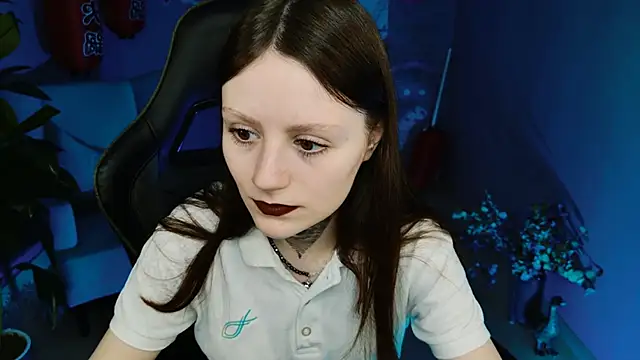 VeliraBraitberg online show from March 7, 2025, 11:18 am