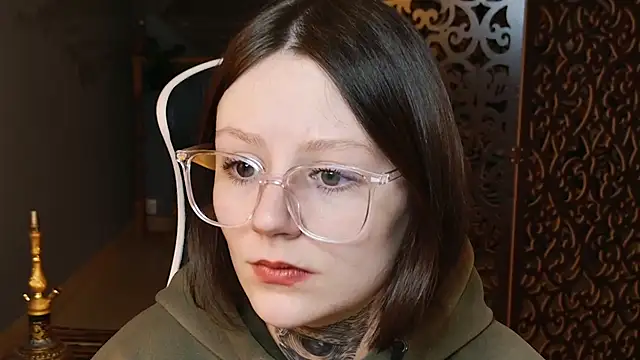 VeliraBraitberg online show from March 21, 2025, 8:17 am