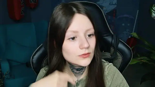 VeliraBraitberg online show from March 5, 2025, 8:10 am