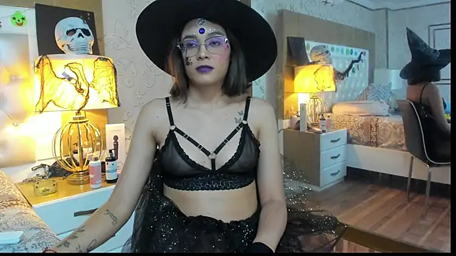 TaraaHot online show from October 31, 2025, 3:25 am