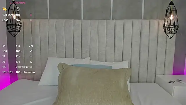 Snapshot of lea_gray chatting on November 3, 2025, 6:00 pm lea gray online show from November 3, 2025, 6:00 pm