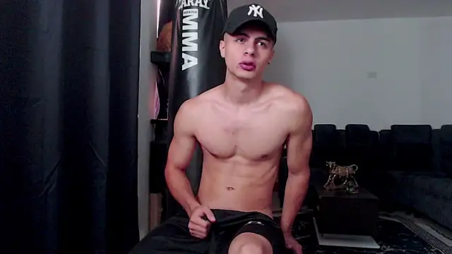 Stiven CL online show from November 13, 2025, 7:29 pm