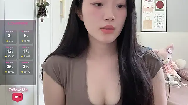 Snapshot of rose-u chatting on July 15, 2026, 1:23 am rose-u online show from July 15, 2026, 1:23 am