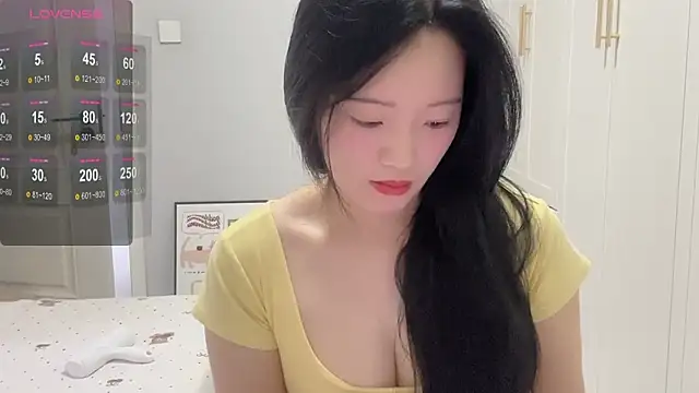 Snapshot of rose-u chatting on September 12, 2025, 1:39 am rose-u online show from September 12, 2025, 1:39 am