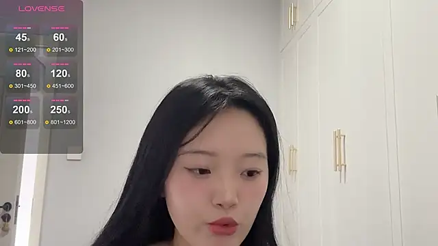 Snapshot of rose-u chatting on October 3, 2025, 2:04 am rose-u online show from October 3, 2025, 2:04 am