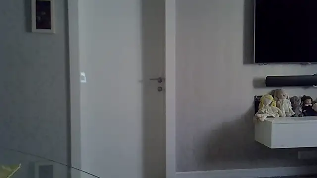 ZarinaSwift online show from November 10, 2025, 4:50 am