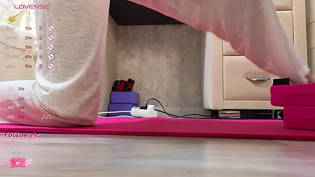 LaraSkinny online show from February 20, 2025, 10:48 am