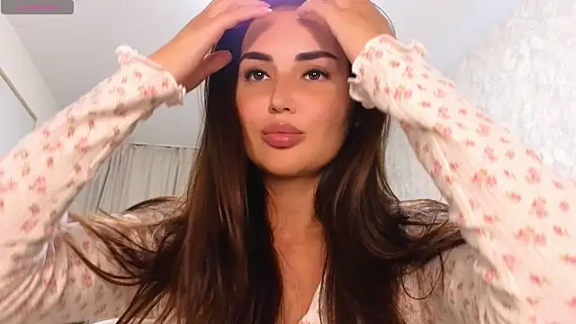 LaraSkinny online show from October 2, 2025, 1:25 pm